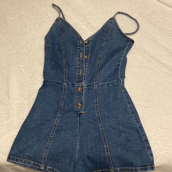 Jean romper - Picture 1 of 3